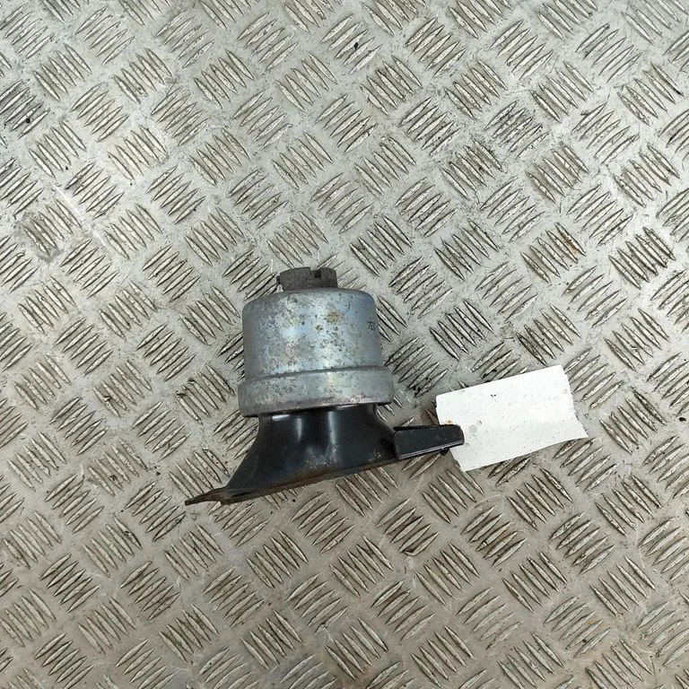 Dzinēja spilvens 7E0199256J