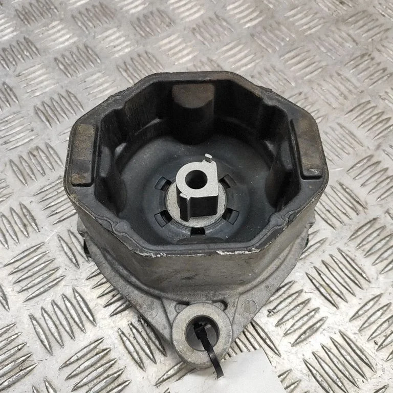 Dzinēja spilvens 31686296