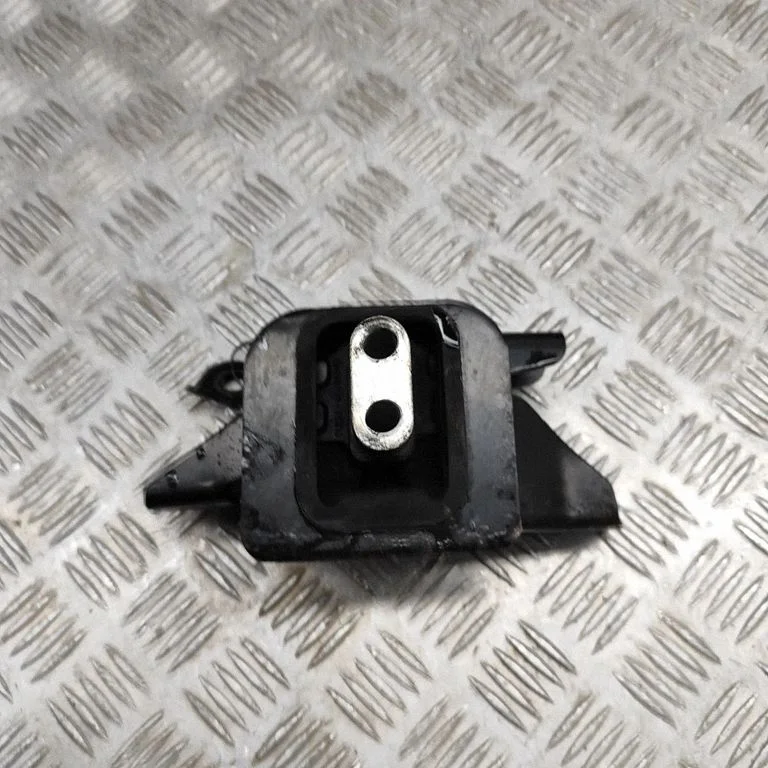 Dzinēja spilvens 21830G4000