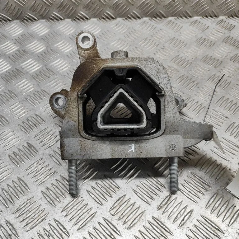 Dzinēja spilvens 9826551380