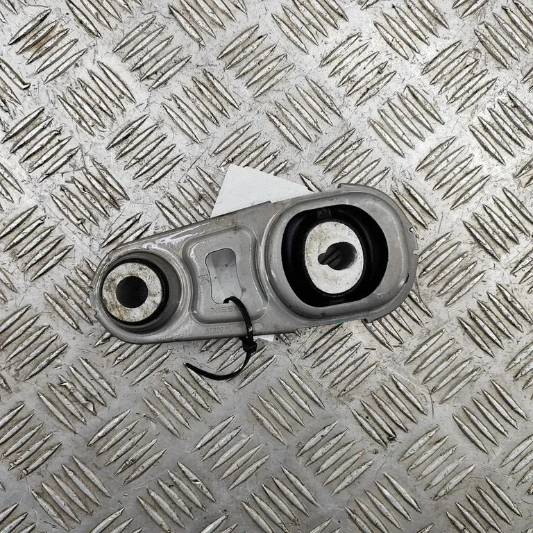 Dzinēja spilvens 113606LA0A