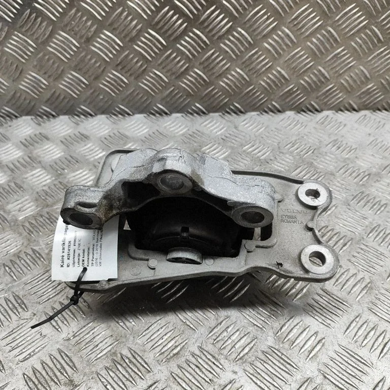 Engine mount bracket 31686960
