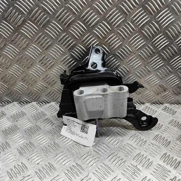Engine mount bracket 1237224030