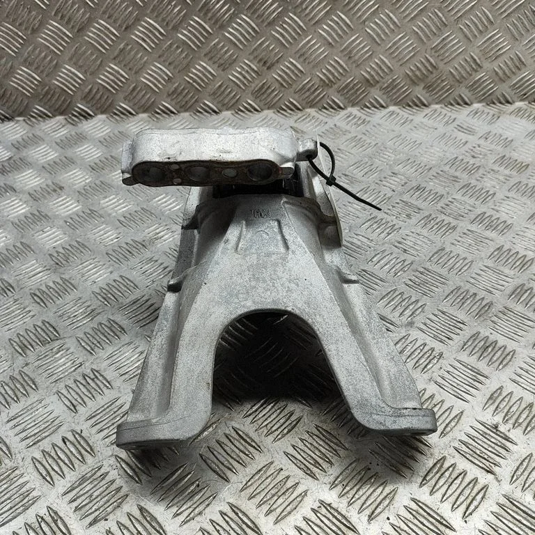 Engine mount bracket 50820TGHA01