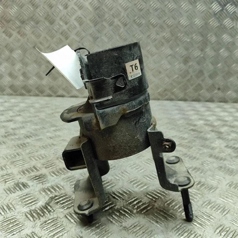 Engine mount bracket 1237125070