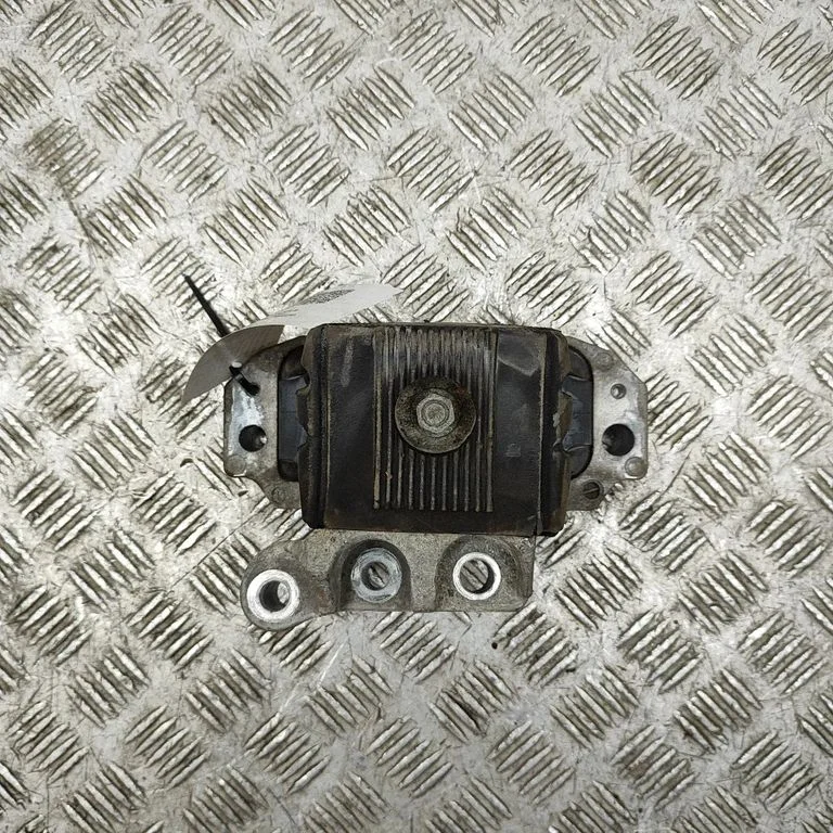 Dzinēja spilvens 1091A381
