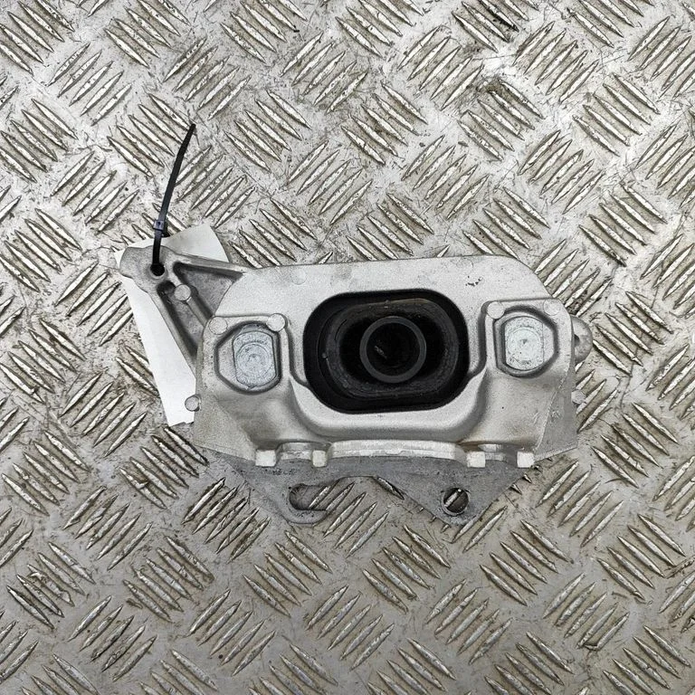 Dzinēja spilvens 1122200Q0E