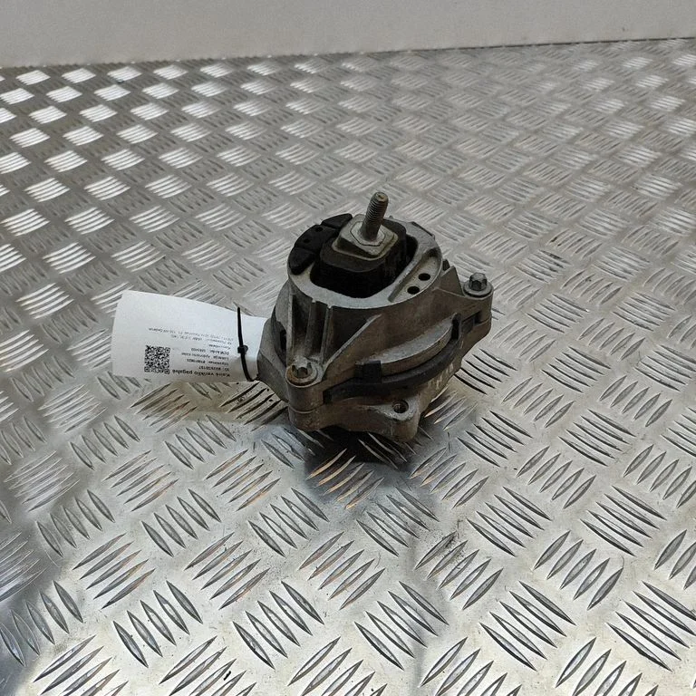 Engine mount bracket – BMW 3 Series F30 F35 F31 (2012-2018)