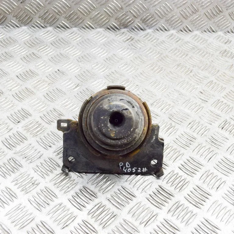 Engine mount bracket 1236130141