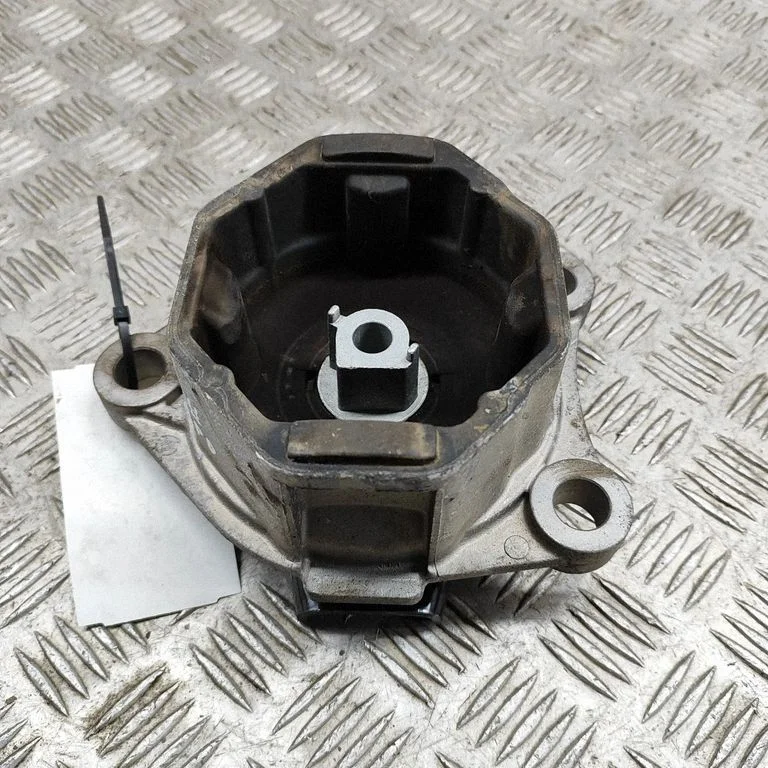 Dzinēja spilvens 31686296