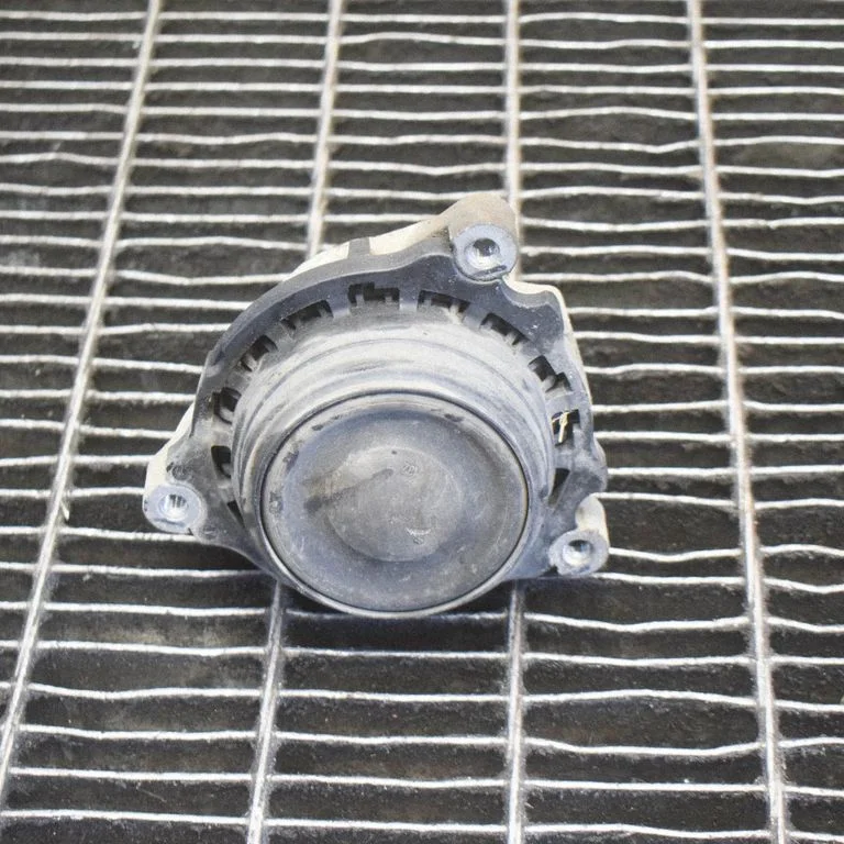 Dzinēja spilvens 6867441
