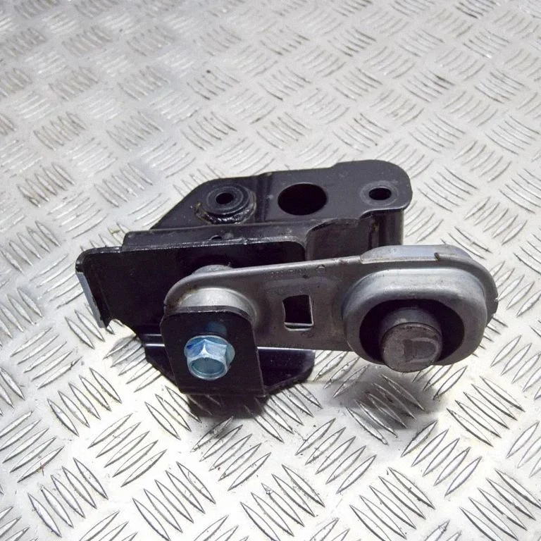 Engine mount bracket – Nissan Qashqai (2016-2021)
