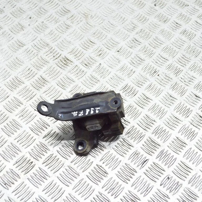 Dzinēja spilvens DB2W39070