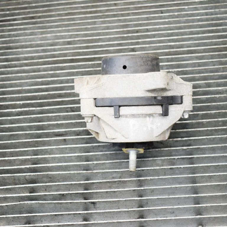 Engine mount bracket – BMW 1 Series F20 F21 (2011-2019)