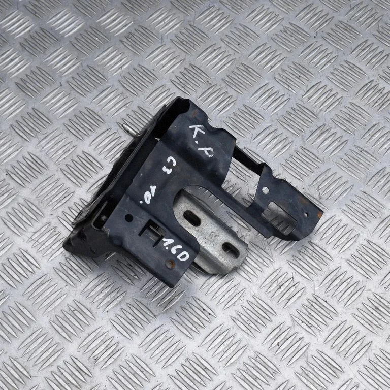 Engine mount bracket – Citroen C3 (2005-2010)