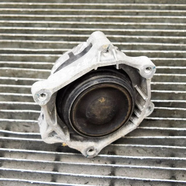 Dzinēja spilvens 6859412