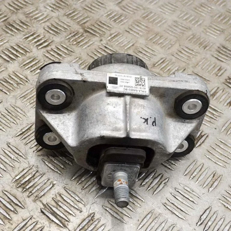 Engine mount bracket – Land Rover Range Rover Sport L494 (2013-)