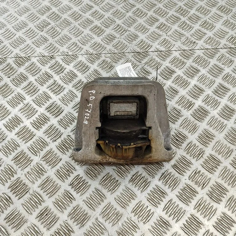Engine mount bracket GK216F012CC