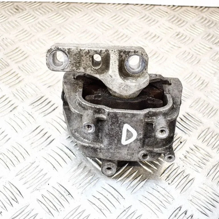 Dzinēja spilvens – Audi A3 S3 8P (2003-2012)