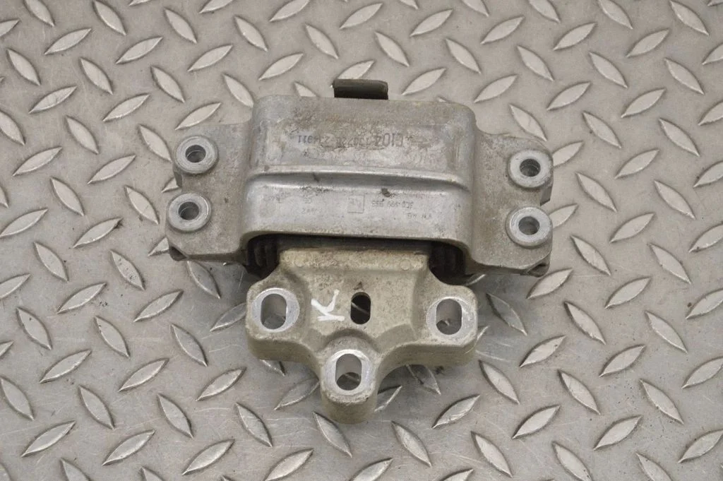 Dzinēja spilvens 3C0199555AE