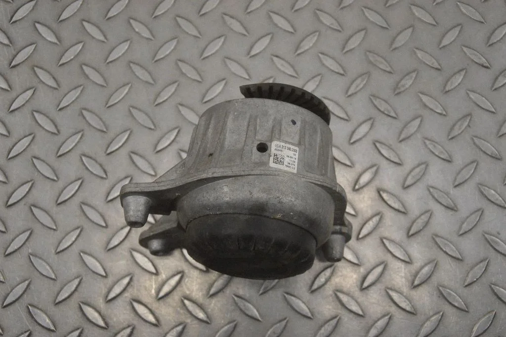 Dzinēja spilvens – Mercedes-Benz E klase W213 (2016-)