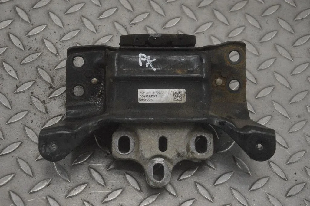 Dzinēja spilvens 5Q0199555T