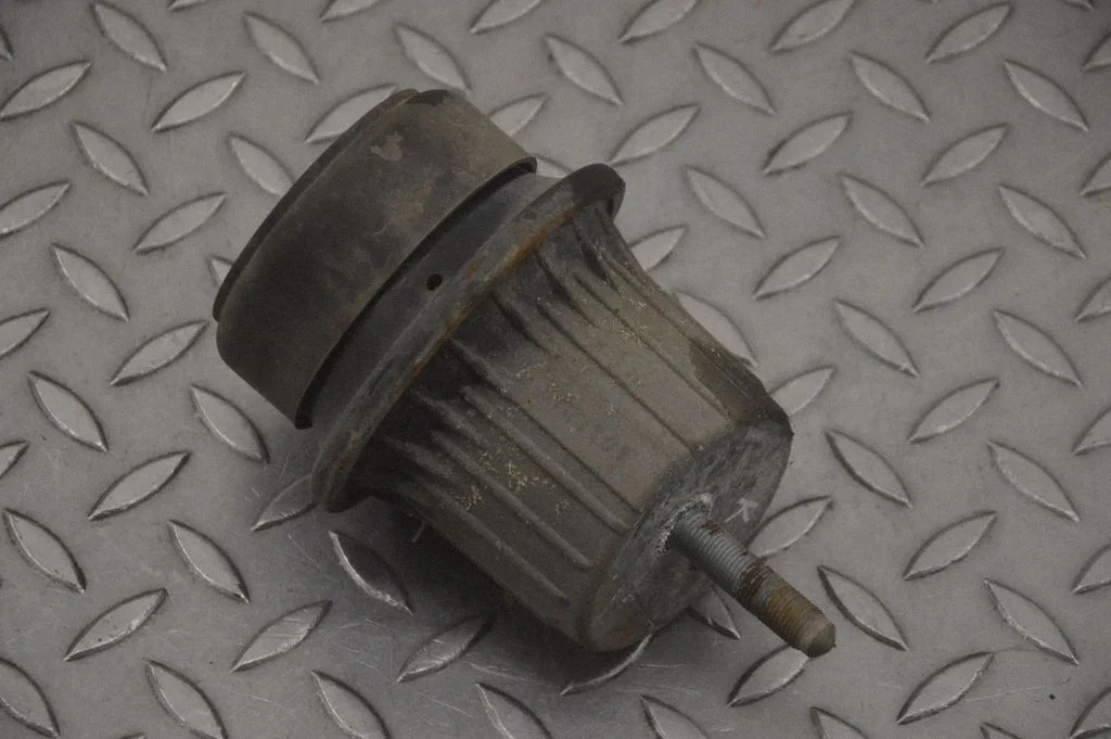 Engine mount bracket – left