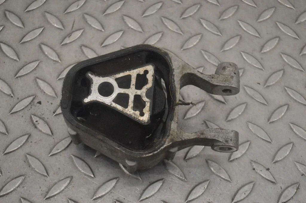 Dzinēja spilvens 32298574