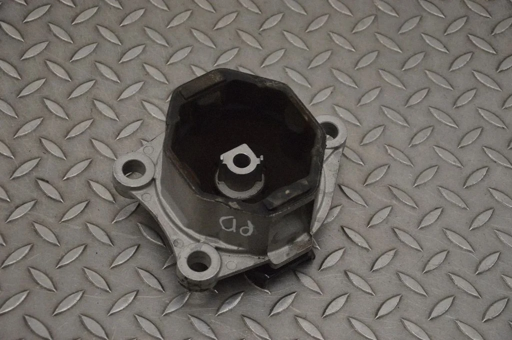 Engine mount bracket – right