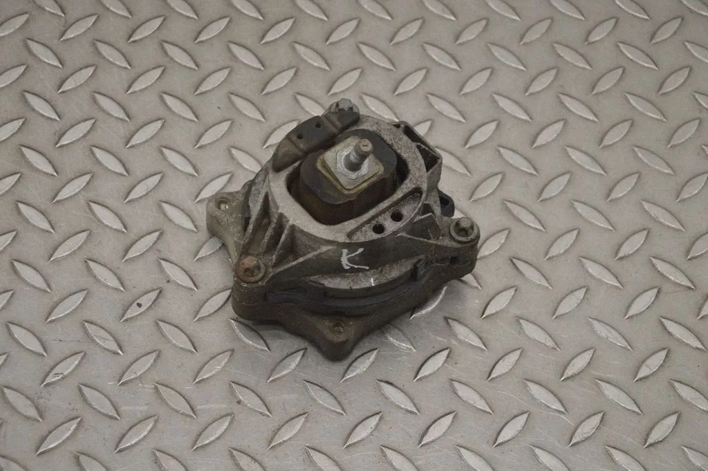 Dzinēja spilvens 6859411
