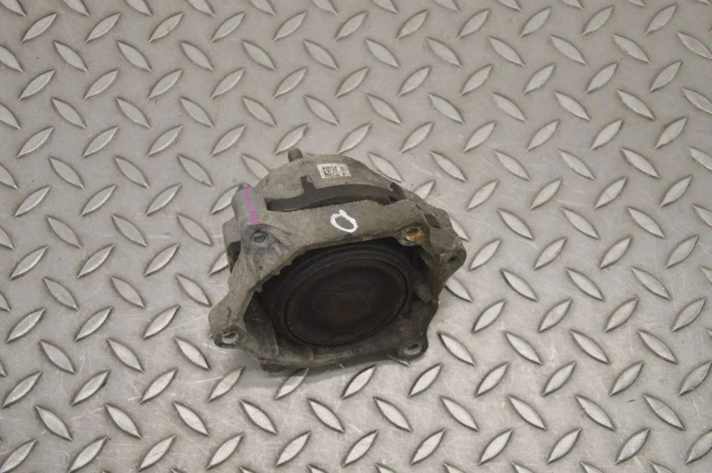 Dzinēja spilvens 6859412