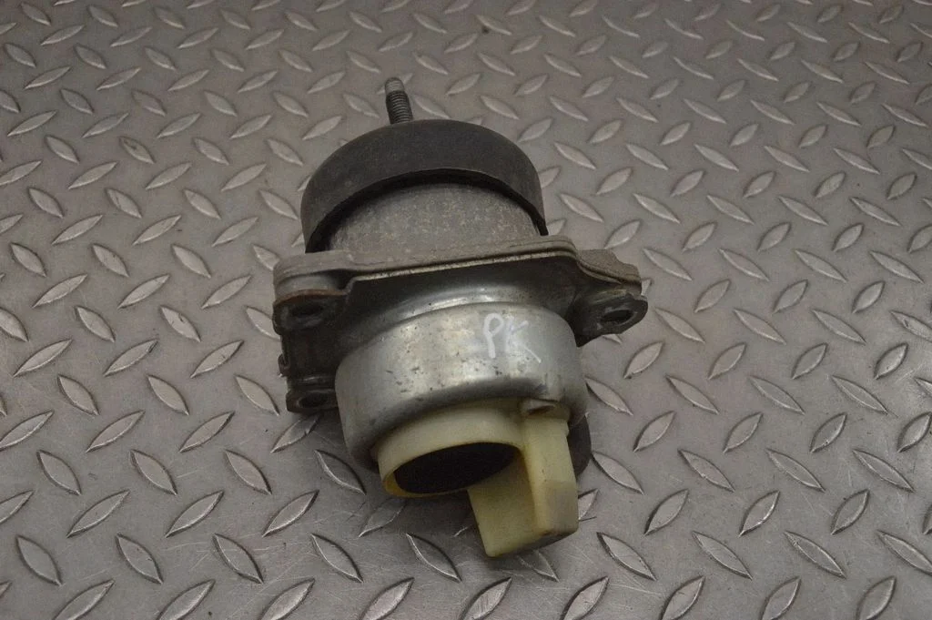 Engine mount bracket – left