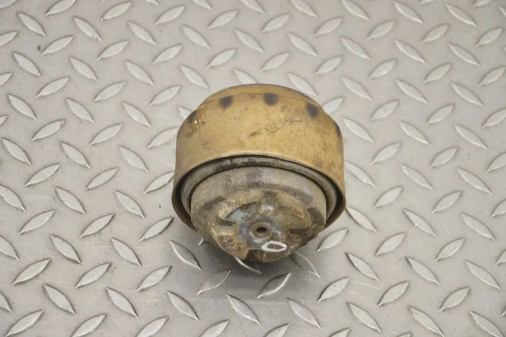 Engine mount bracket – right