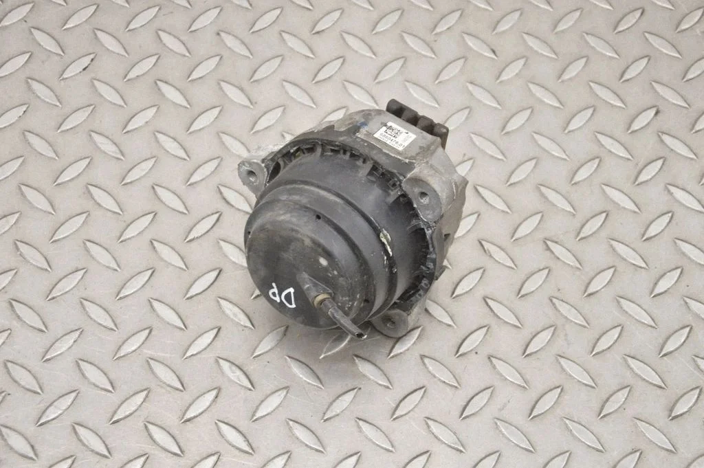 Dzinēja spilvens – BMW 7. sērija G11 G12 (2015-2022)