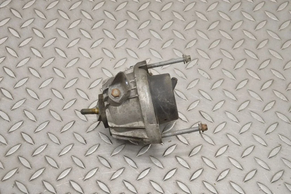 Dzinēja spilvens – labā