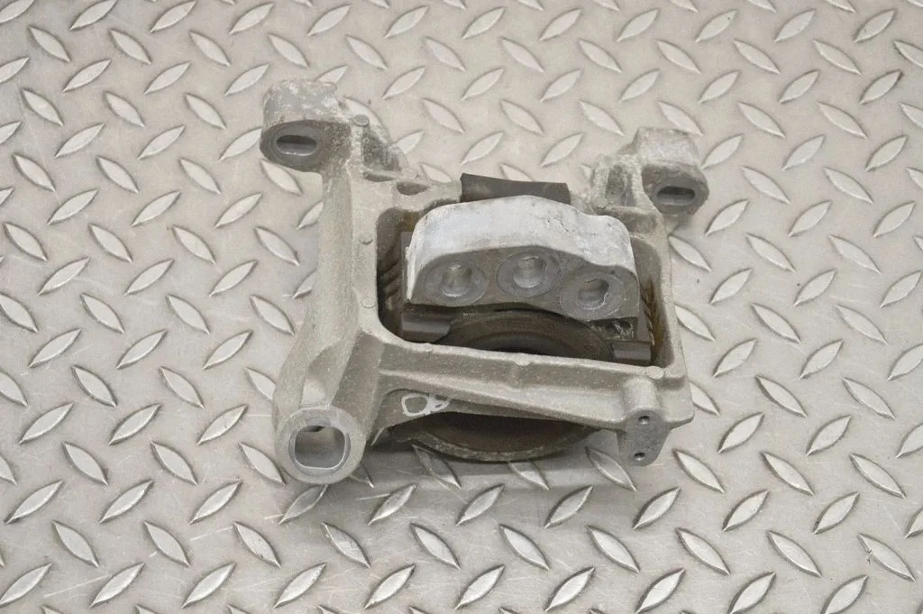 Dzinēja spilvens – labā