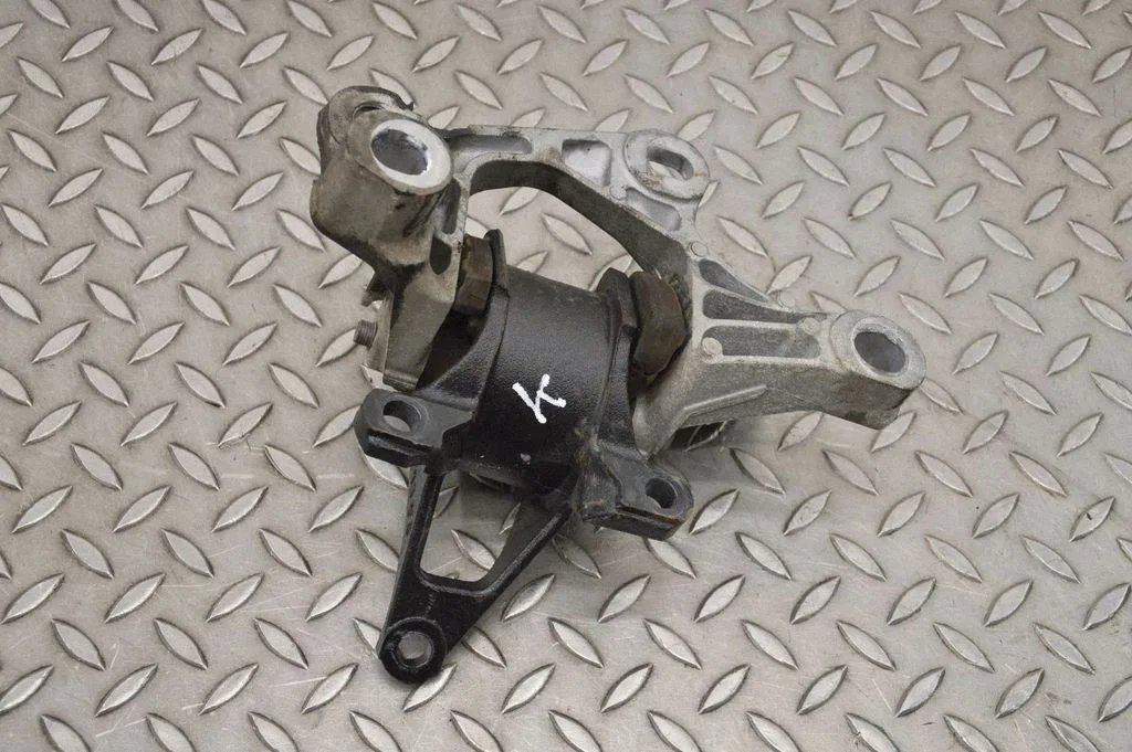 Dzinēja spilvens 3G17D