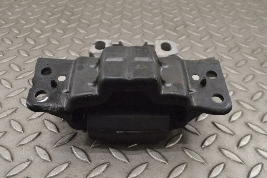 Dzinēja spilvens 5Q0199555BG