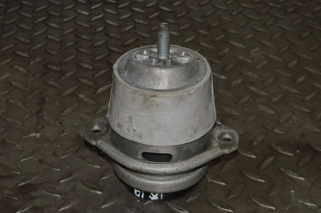Dzinēja spilvens – Porsche Cayenne (92A) (2010-2017)