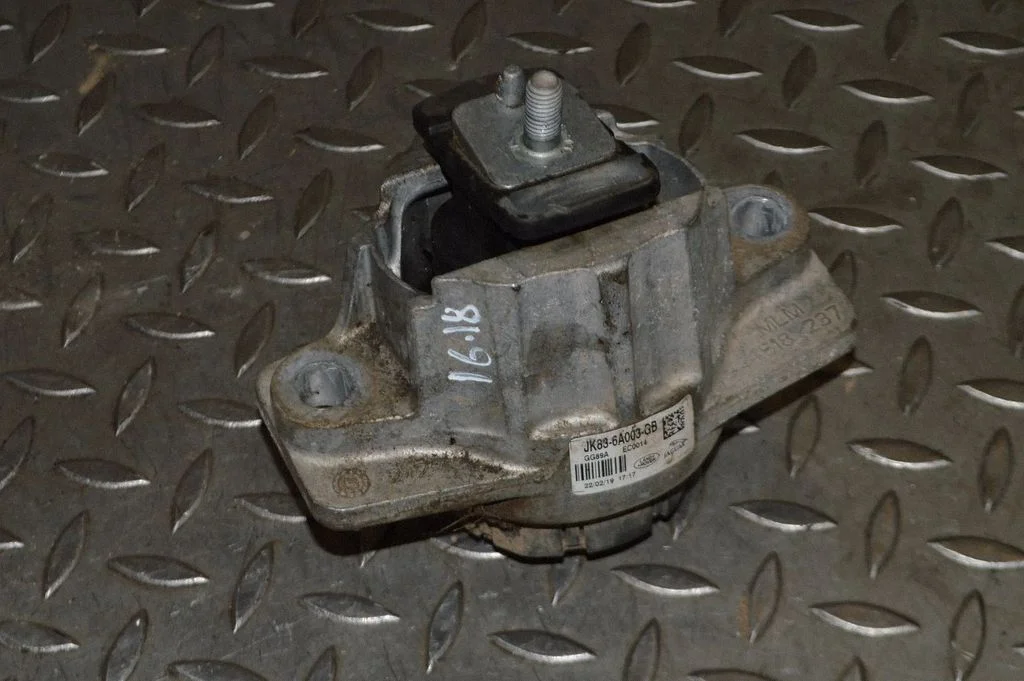 Dzinēja spilvens JK836A003GB
