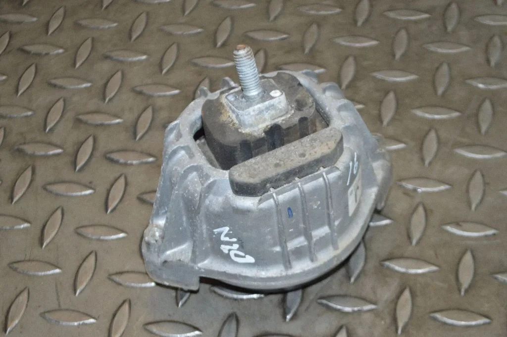 Dzinēja spilvens – BMW Z4 E89 (2009-2017)