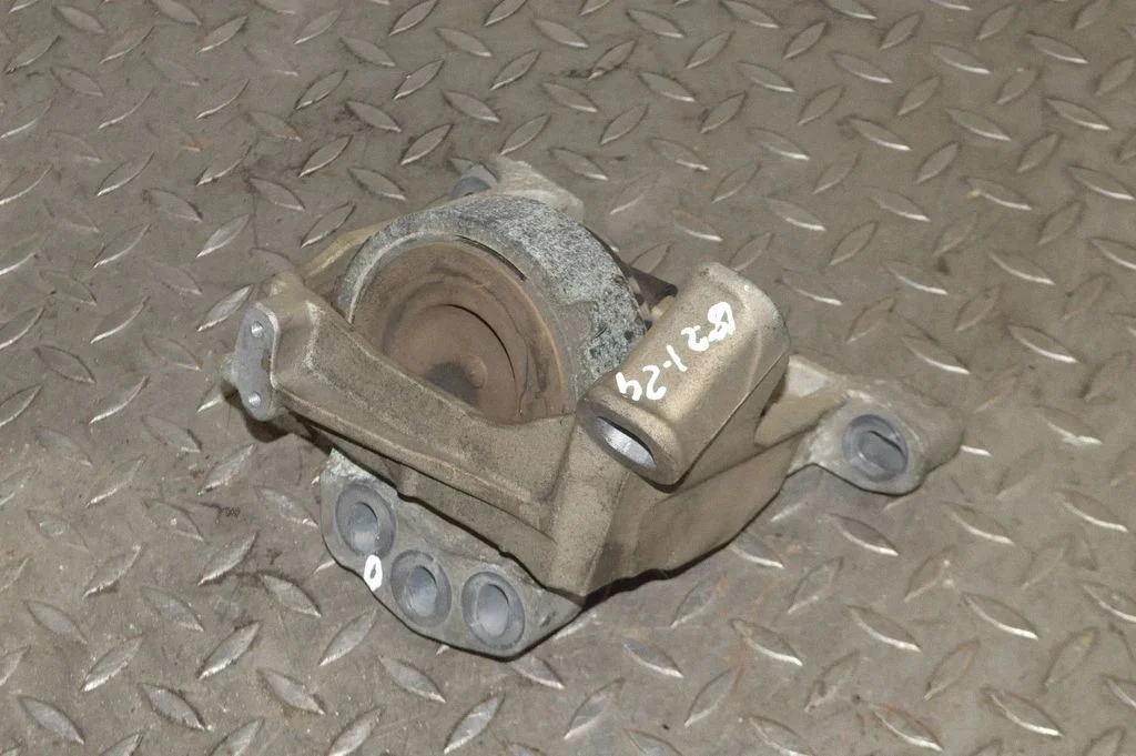 Dzinēja spilvens – labā