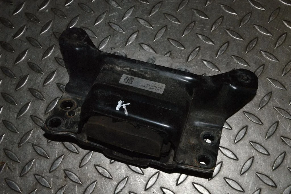 Dzinēja spilvens 5Q0199555R
