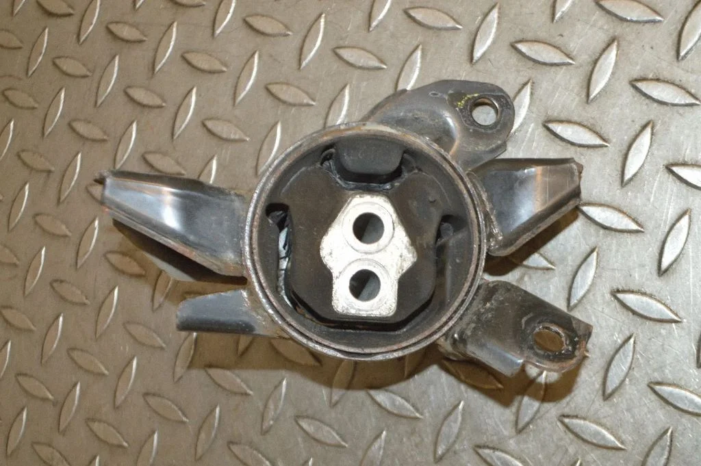 Engine mount bracket – Hyundai i40 (2011-)
