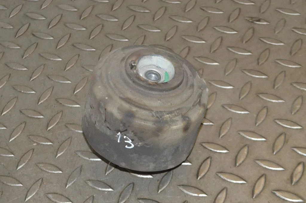 Dzinēja spilvens – labā