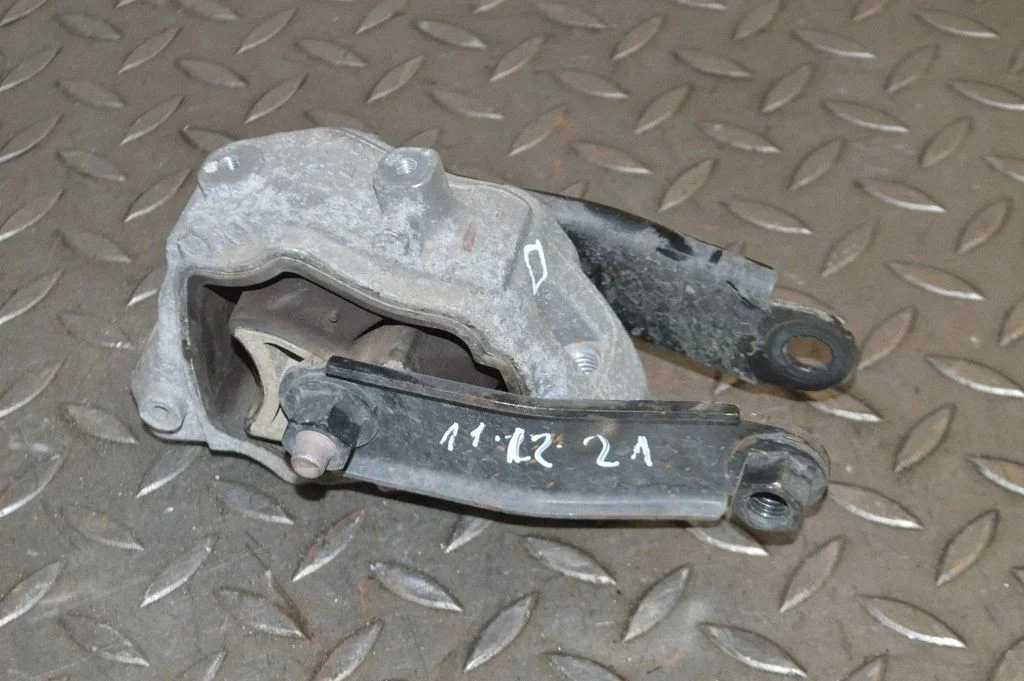 Dzinēja spilvens 6G926P082LB