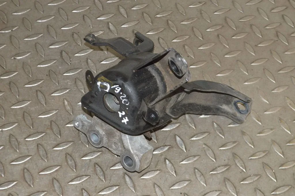 Engine mount bracket – right