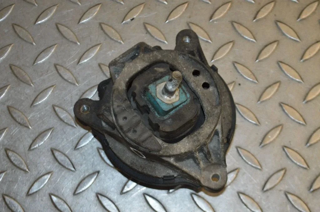 Dzinēja spilvens 6854252