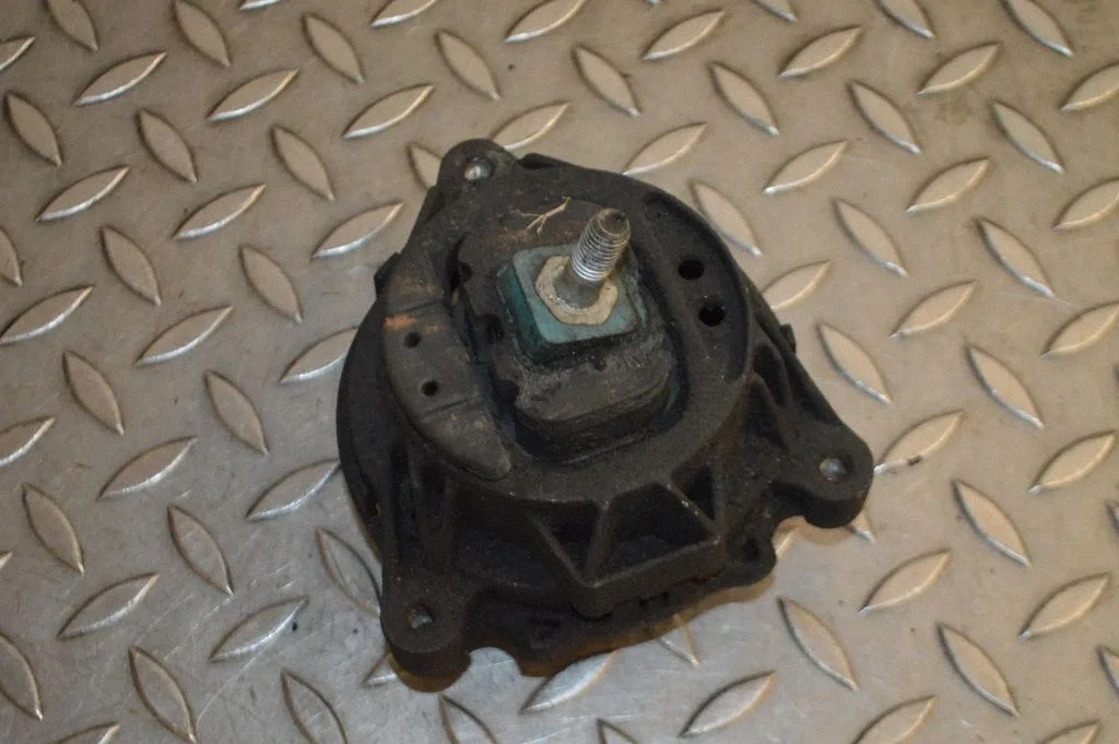 Dzinēja spilvens 6854251