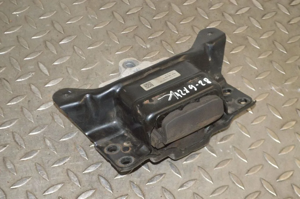 Dzinēja spilvens 5Q0199555T